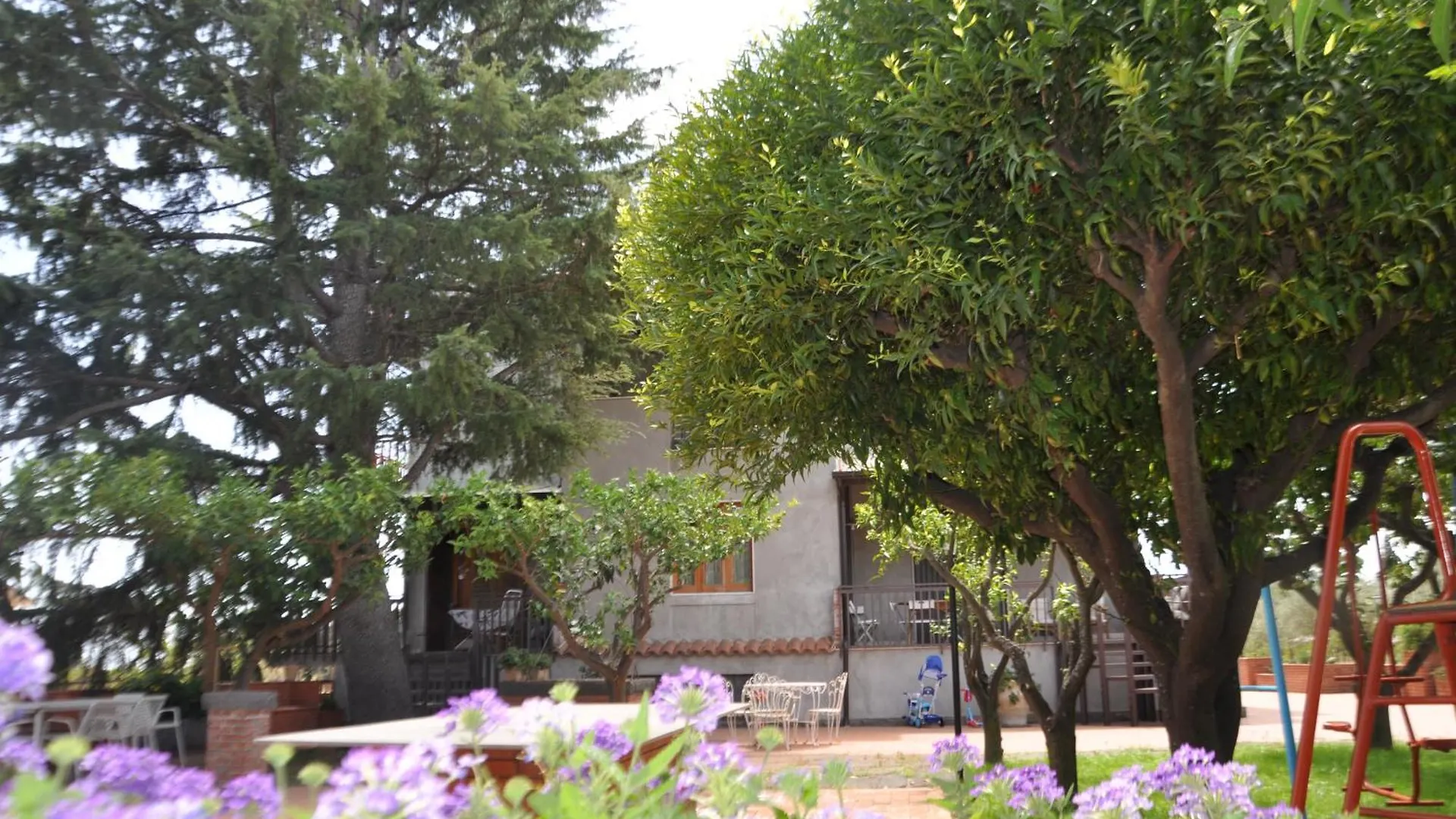 Villa Carolea Acireale Bed and Breakfast
